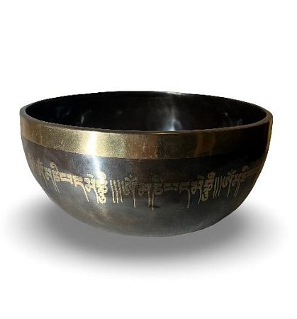 Кованая поющая чаша Carving с божеством SBBC-PR 23 см купить в Москве: цены, доставка, фото Кованая поющая чаша Carving с божеством SBBC-PR 23 см купить в Москве: цены, доставка, фото